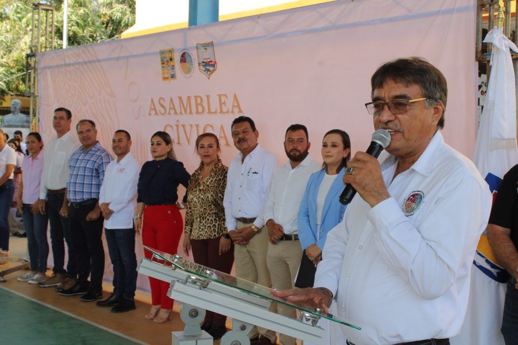 "La confianza en el Gobierno se logra con buenas acciones": alcalde Oscar Leggs Castro