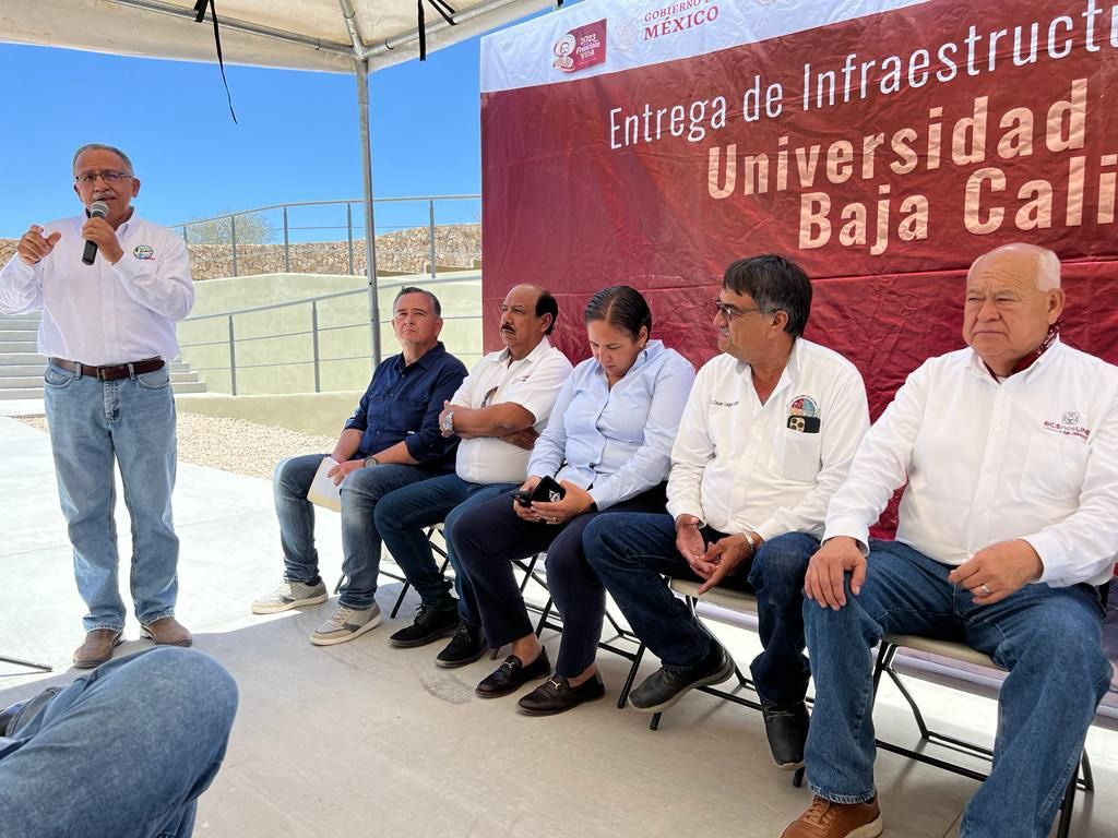 Gobernador VCC entrega nueva infraestructura educativa a la UABCS