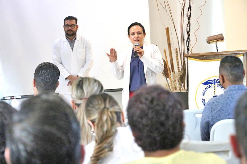 Capacitan a personal médico y de enfermería sobre operatividad de la estrategia código infarto