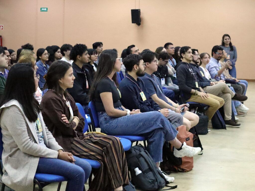 Clubes de Ciencia México reúne a jóvenes para explorar el desarrollo sustentable.