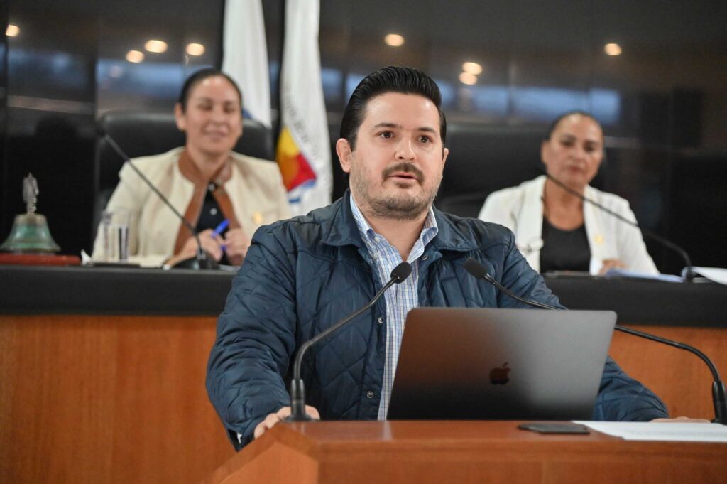 Van Wormer plantea reformas para agilizar la resolución de créditos fiscales y recursos administrativos.