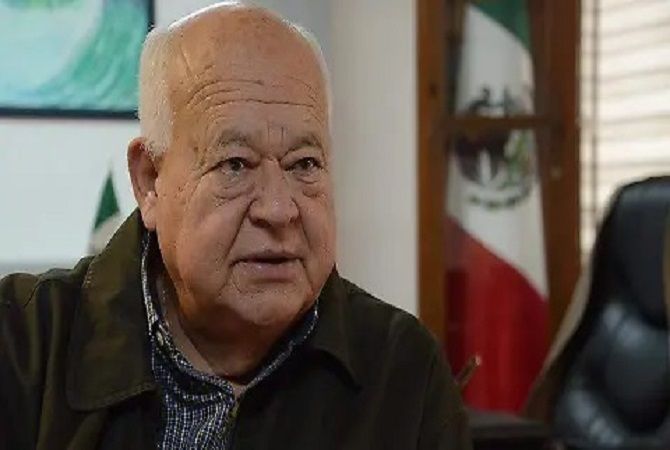 Del conflicto salinero a la defensa de caminos vecinales, el gobernador equilibra autoridad y política