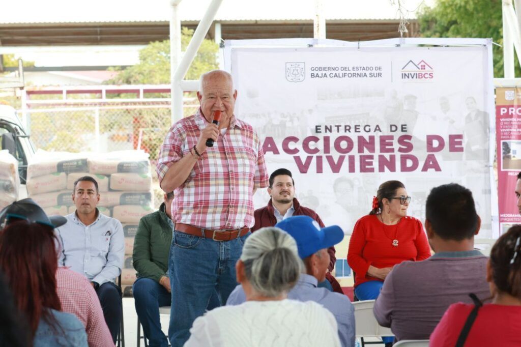 Viviendas incluyentes y apoyo a ganaderos destacan en la gira de trabajo del gobernador en El Carrizal.
