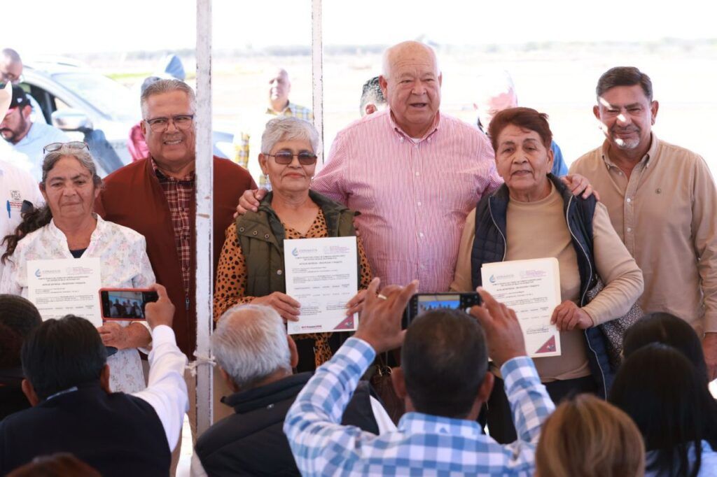 Pavimentación, vivienda, tecnificación agrícola y apoyo productivo: acciones concretas en el Ejido 3 y La Poza Grande