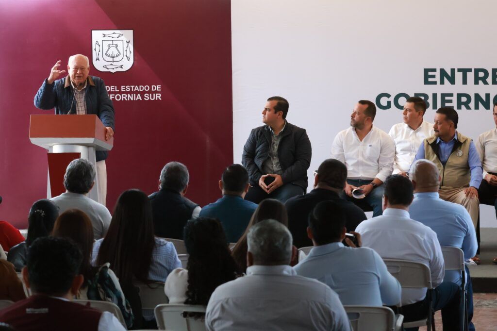 Con una inversión superior a los 3 millones de pesos, dotan de trabajadores con mas de 5 mil piezas de unformes.