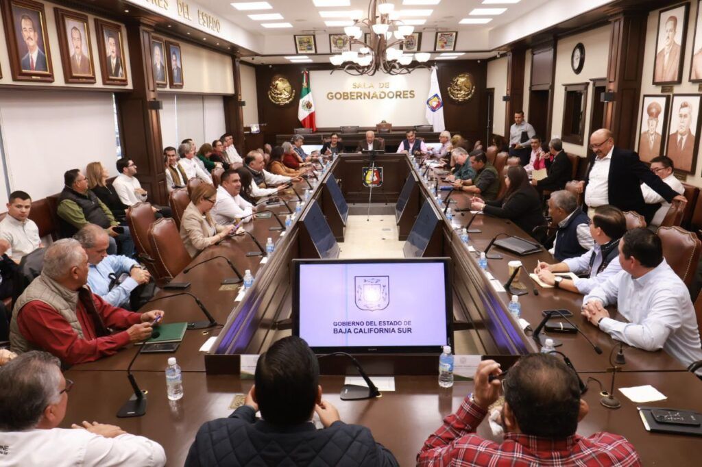 El gobernador convoca a su gabinete a superar los logros alcanzados y acercar proyectos a todas las comunidades.