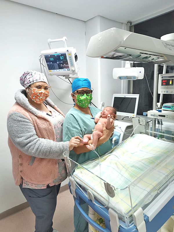 Dos cesáreas y un parto atendidos sin complicaciones reflejan el compromiso con la salud materna y neonatal.