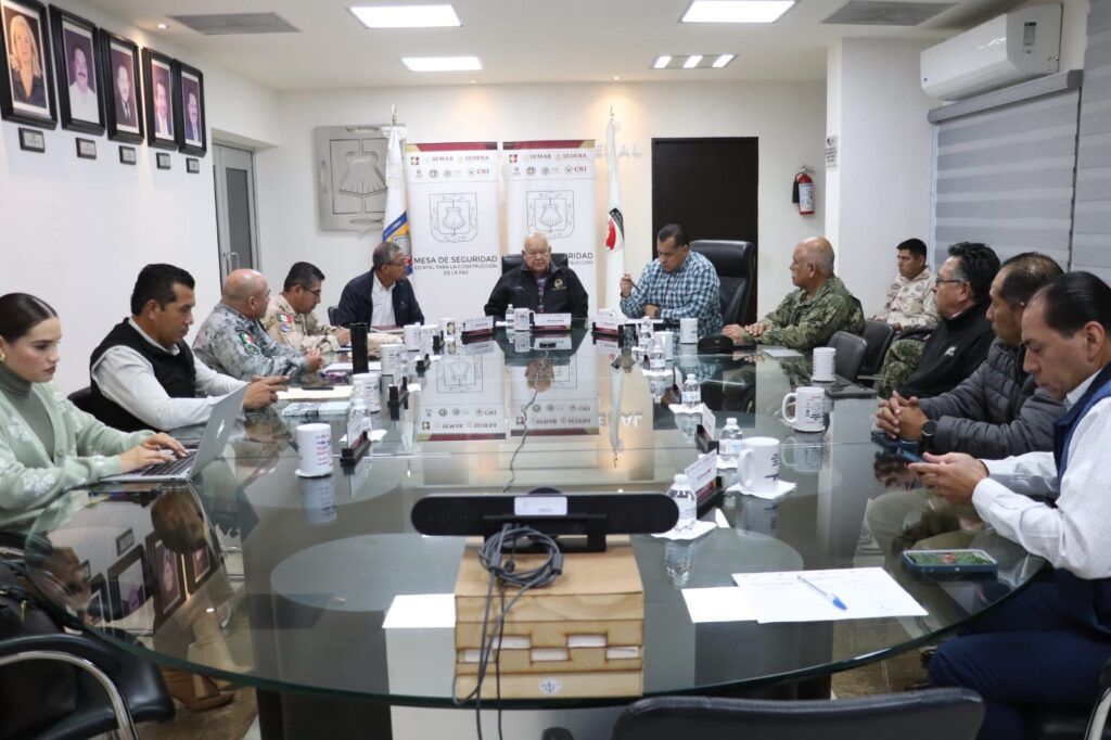 Gobierno estatal y SICT suman esfuerzos para atender tramos afectados de carretera y mejorar infraestructura vial.