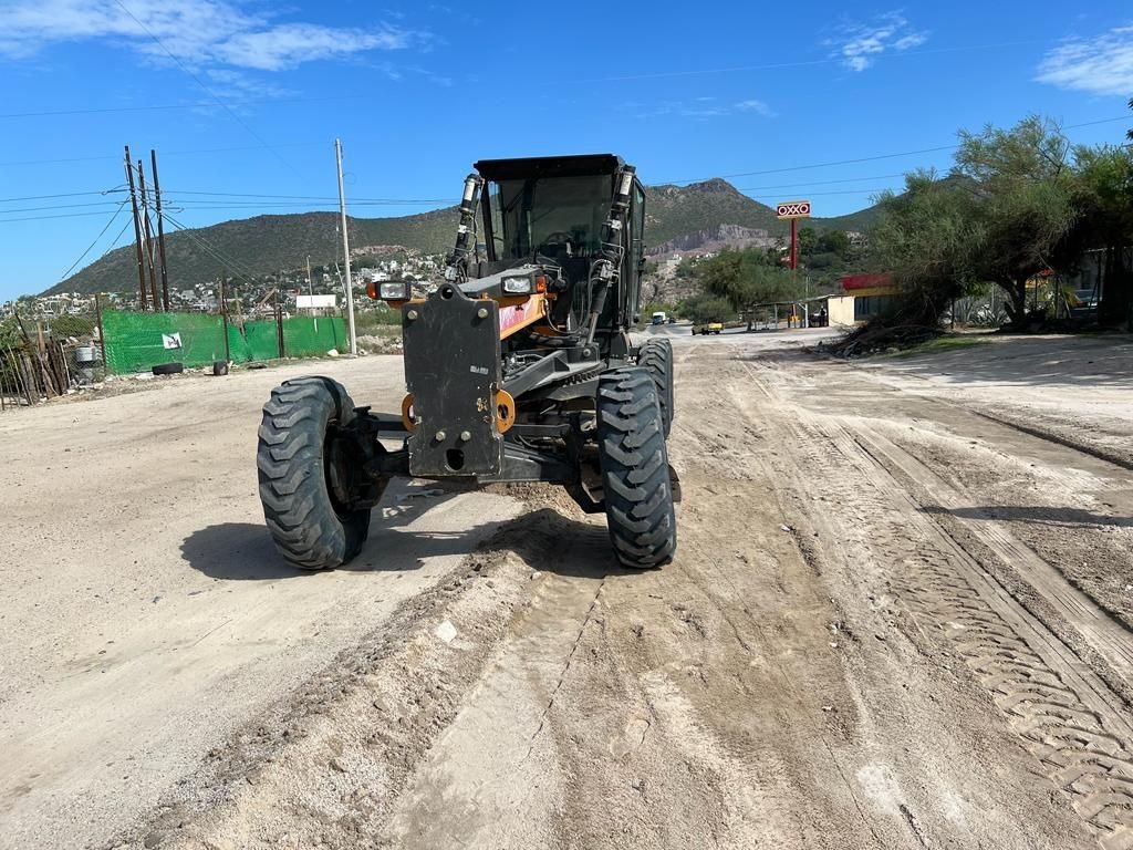 Colonias como Camino Real, Esterito y Olas Altas fueron parte del programa de mantenimiento de vialidades en 2024.