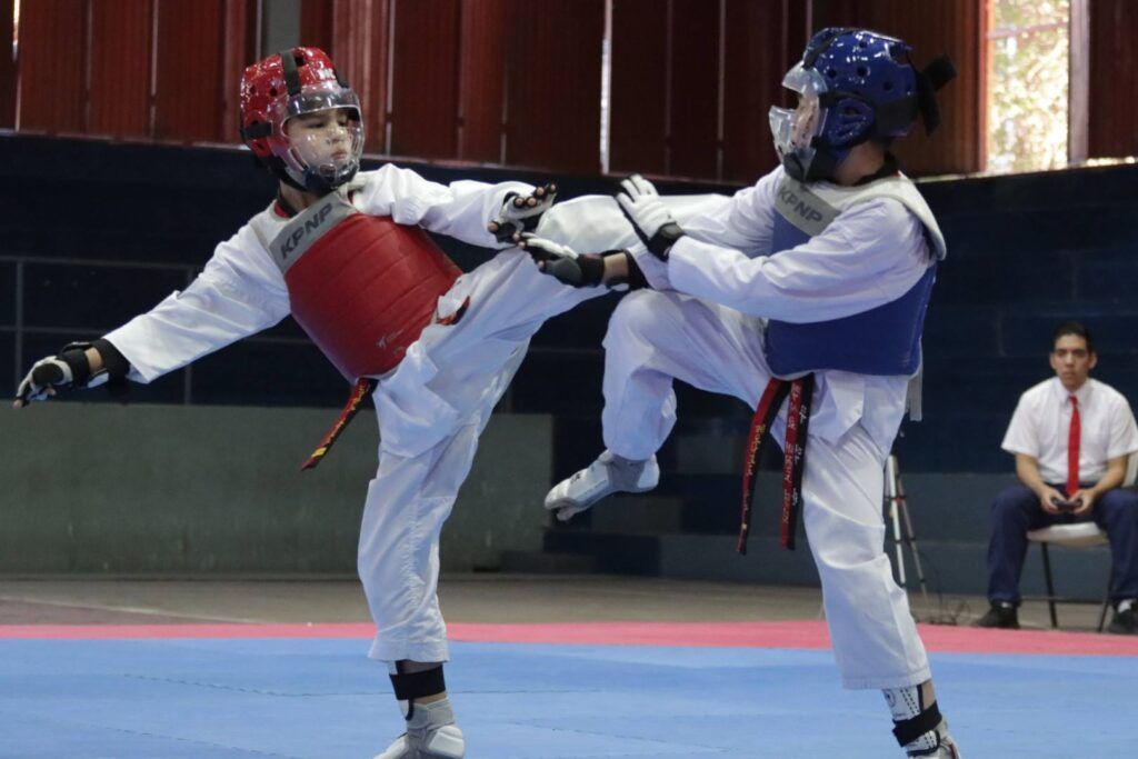 Atletas destacados en luchas asociadas, taekwondo y tenis de mesa aseguran su lugar en la etapa estatal de los Nacionales CONADE 2025