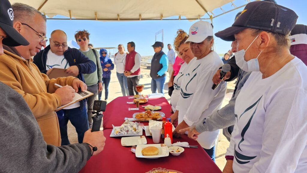 El Concurso Gastronómico Puerto Chale 2025 destacó la creatividad y sabor de los habitantes de la comunidad, quienes transformaron productos del mar en auténticas joyas culinarias.
