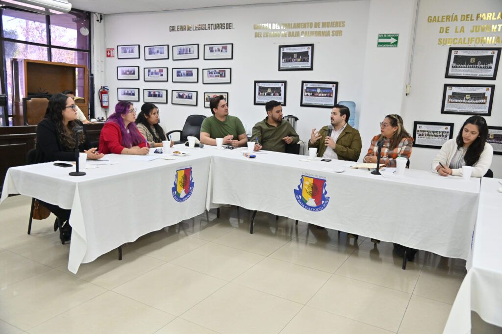 Salud, reciclaje y apoyo a migrantes destacan en la agenda de trabajo conjunta entre organizaciones y legisladores.