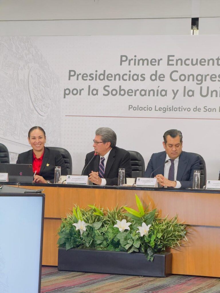 Representantes de los congresos estatales reafirmaron su compromiso con la defensa de la identidad y la integridad de México.