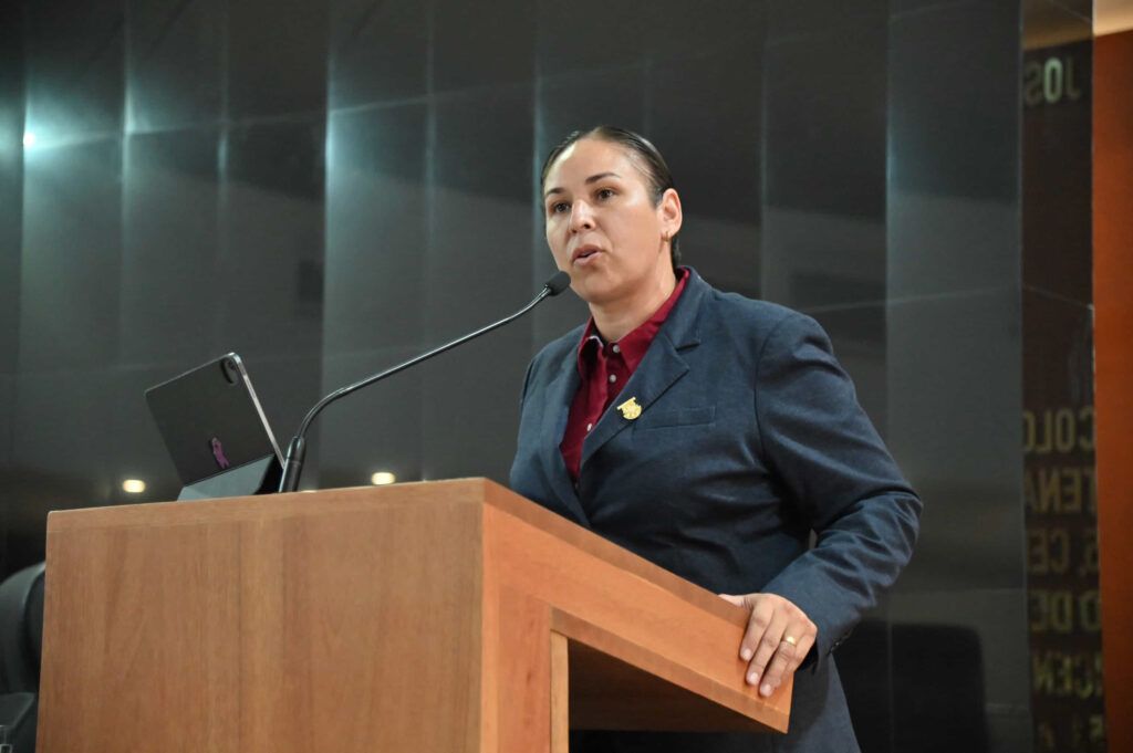 La diputada Alondra Torres García busca incluir la omisión de cuidados en personas mayores como delito y establecer sanciones que eliminen derechos sucesorios y de tutela para responsables.