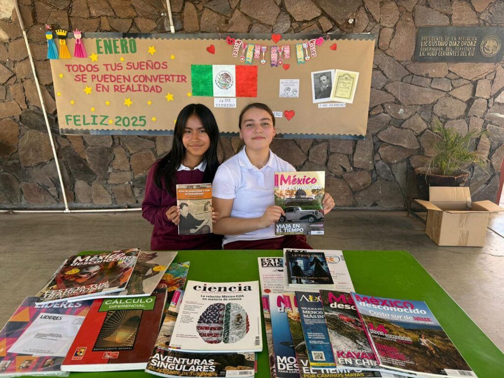 A través de la Coordinación Estatal de Bibliotecas, el ISC entrega material bibliográfico a estudiantes de Loreto para fomentar la lectura.