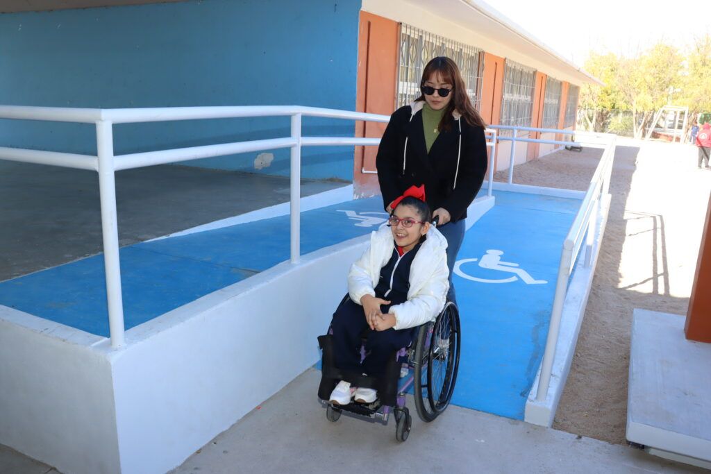 Las mejoras en infraestructura buscan garantizar la movilidad inclusiva y el acceso a la educación para todos.
