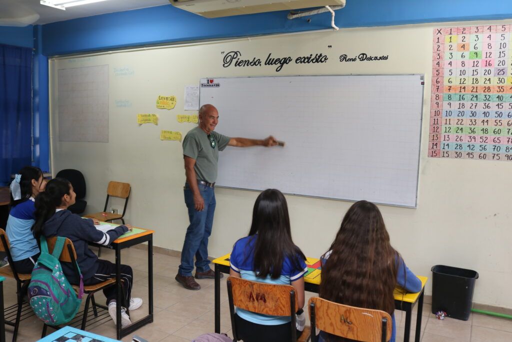 La mayoría de estudiantes preinscritos pertenecen a planteles de Los Cabos; se contemplan nuevas obras, contratación de personal y materiales educativos.