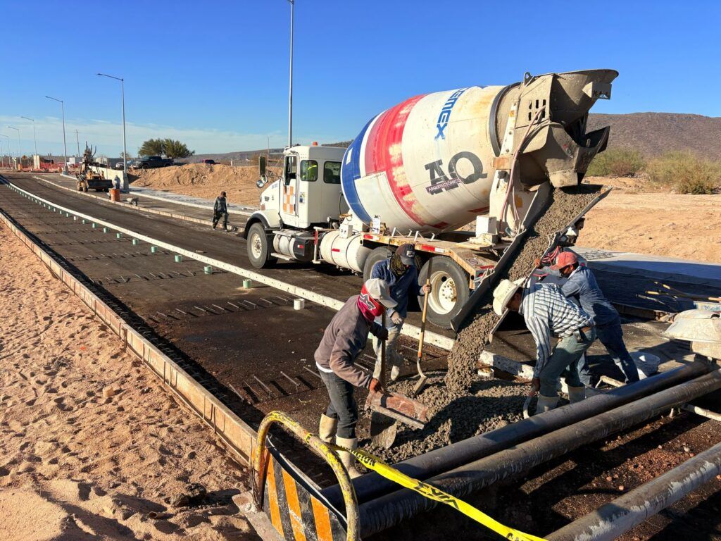 Con un avance del 95%, la obra incluye pavimentación, alumbrado y vados hidráulicos para proteger la vialidad en temporada de lluvias, beneficiando a miles de residentes.