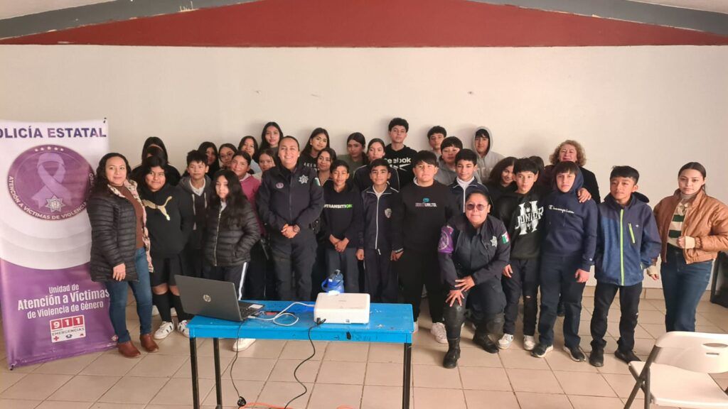 Autoridades llevan a cabo actividades de sensibilización en escuelas y campos agrícolas del Valle de Vizcaíno para prevenir el acoso escolar y la violencia en el noviazgo.