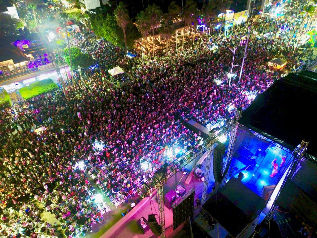 Comparsas, carros alegóricos y la presentación estelar de Luli Pampín hicieron de esta edición del Carnavalito una celebración inolvidable para grandes y chicos.