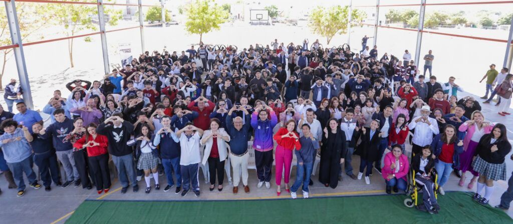 Exhortan a la juventud a no normalizar el control, los insultos y la agresión en pareja