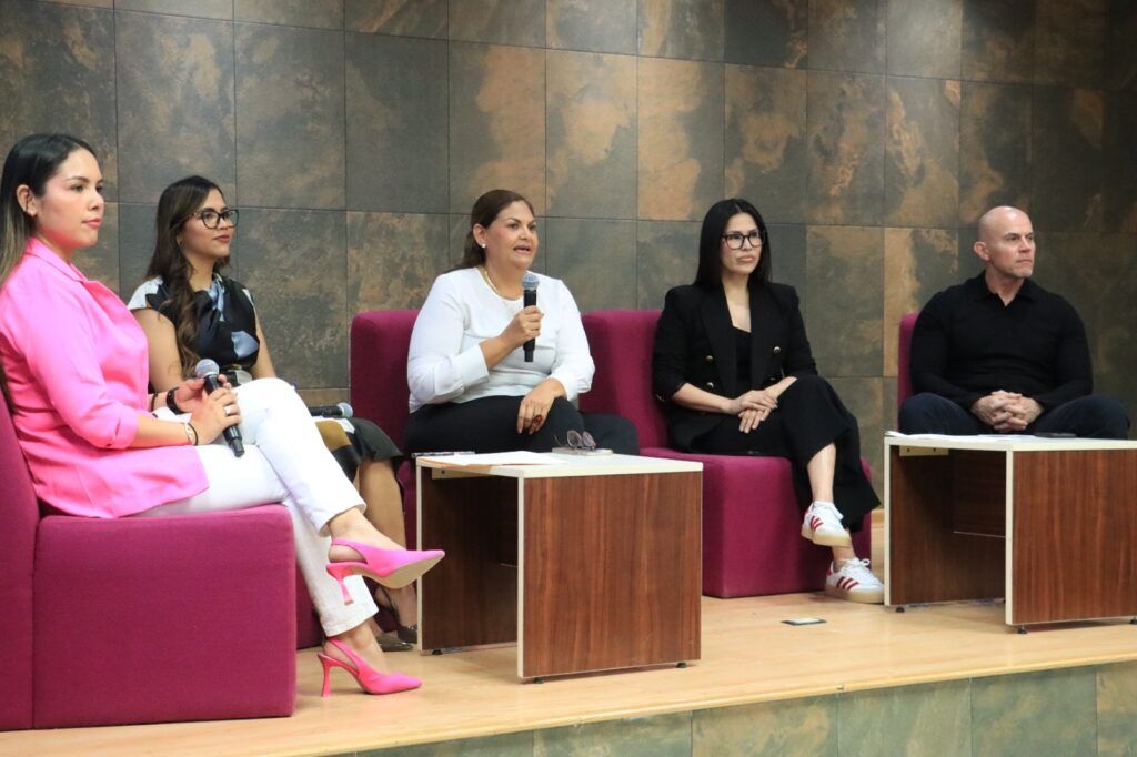 Conversatorio en la UABCS destaca avances y barreras en la participación femenina en el ámbito jurídico