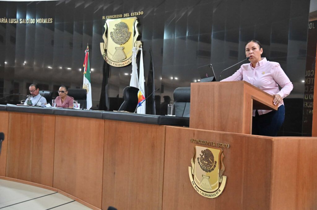 La diputada Alondra Torres enfatiza la urgencia de ajustar la Ley de Aguas a la crisis hídrica actual.