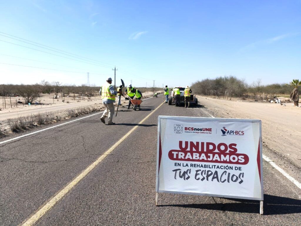 Se prevé cubrir 160 baches en la vía Ciudad Constitución-Puerto San Carlos para garantizar un tránsito más seguro.