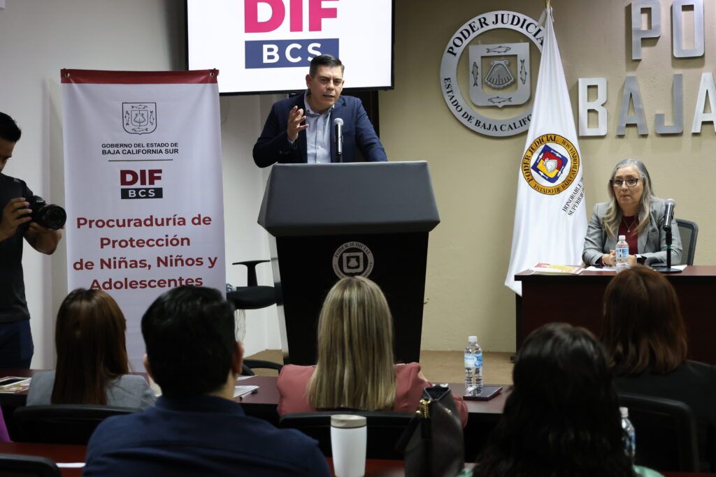 Servidores públicos participan en talleres sobre derechos, regulación y desarrollo infantil durante los trabajos del Primer Encuentro Estatal de Centros de Asistencia Socia