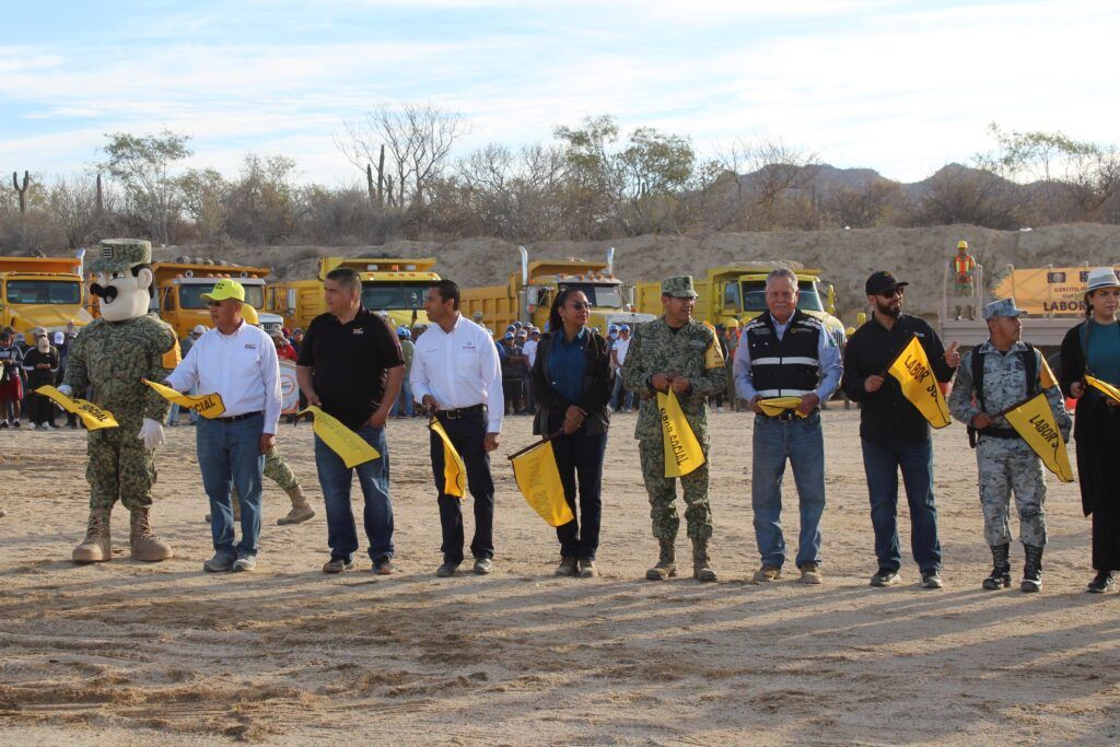 Se retiraron 4 mil llantas y 80 toneladas de basura en la jornada comunitaria de deschatarrización, rehabilitación de vialidades y servicios para reducir riesgos por ciclones y desastres naturales