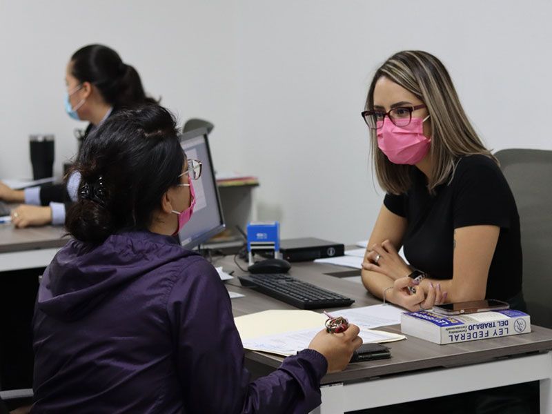 La Procuraduría de la Defensa del Trabajo y los Centros de Conciliación Laboral aseguran acceso a la justicia para trabajadoras afectadas.