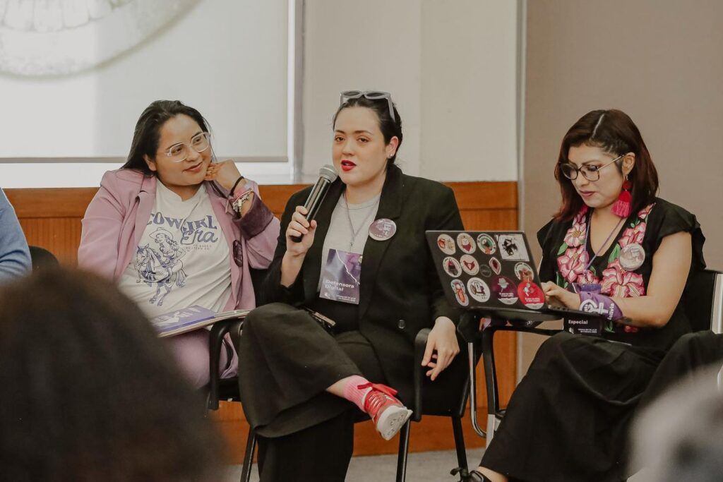Destaca la importancia de fortalecer las políticas de prevención y sanción de agresiones virtuales hacia las mujeres, alineándose con las iniciativas locales de seguridad digital.