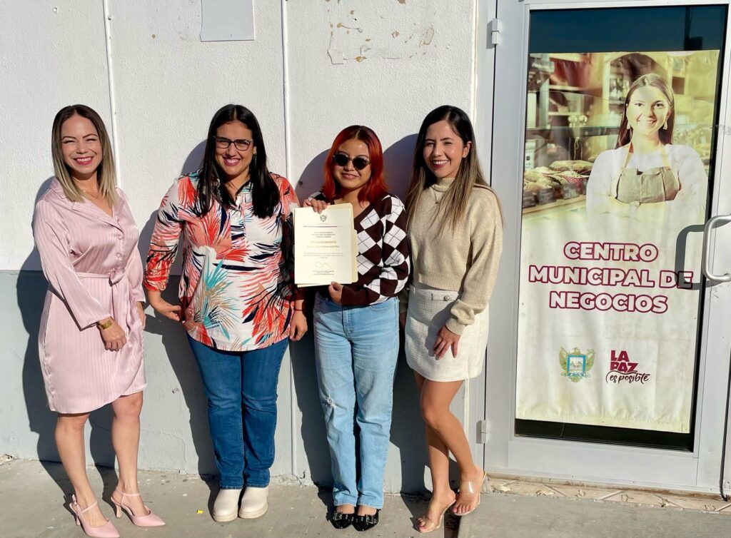 El Ayuntamiento de La Paz impulsa el talento joven a través del Servicio Social, brindando experiencia real en trámites empresariales.