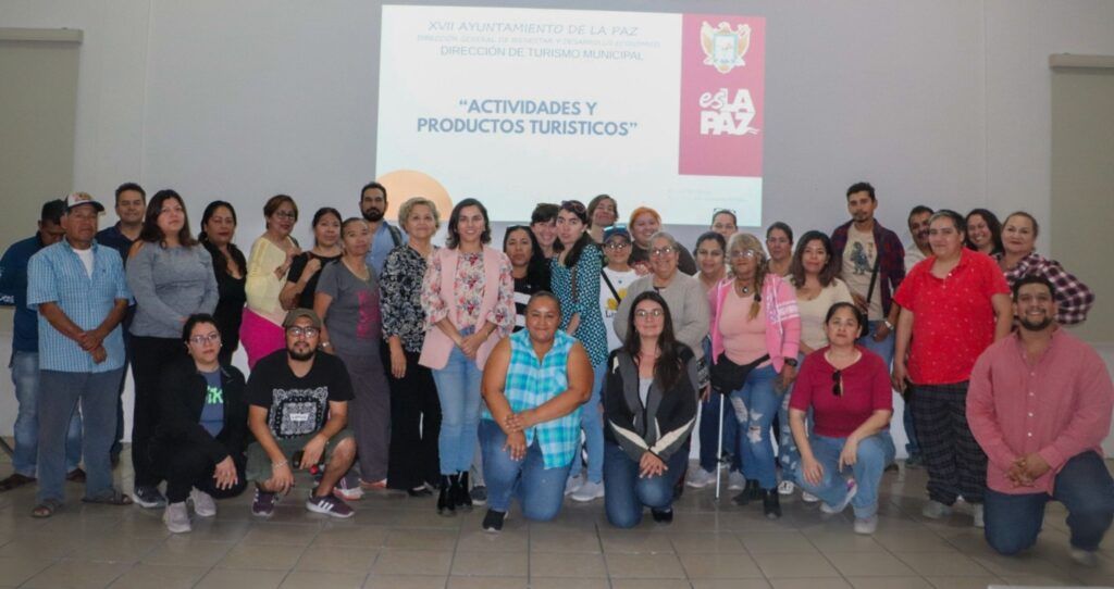 Capacitan a los artesanos brindándoles herramientas para conectar su trabajo con los atractivos turísticos y fortalecer la identidad local.