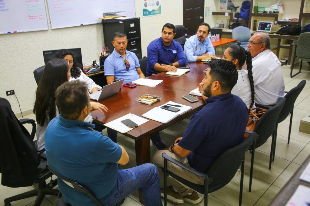 Autoridades municipales y estatales coordinan esfuerzos para organizar el primer Torneo de Pesca de Orilla en la comunidad, con el objetivo de atraer visitantes y fortalecer la economía local.