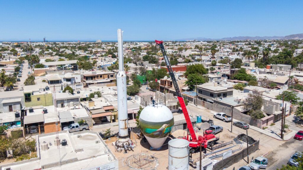 La construcción de dos nuevos tanques elevados de agua en Indeco y Fidepaz está a punto de concluir, beneficiando a más de 5,200 personas en la ciudad.
