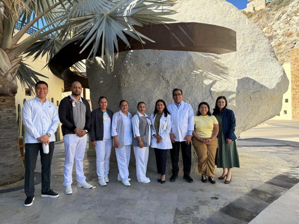 Atención médica, vacunación y pláticas preventivas llegan a Migriño, El Sauzal, escuelas y hoteles como parte del plan de transformación del ISSSTE.
