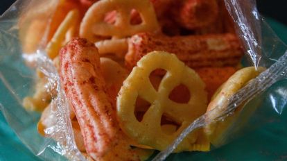 A partir del 29 de marzo, cafeterías escolares solo podrán ofrecer alimentos saludables; además de restringir comida chatarra, se promoverá el consumo de agua y la actividad física
