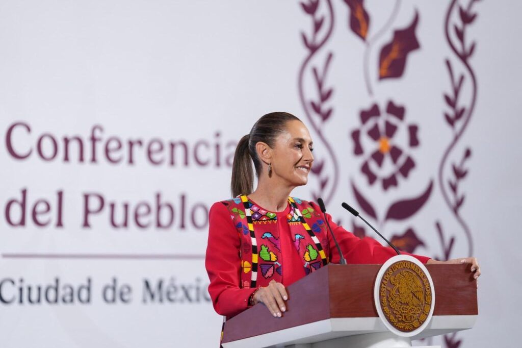 La presidenta reconoce al gobernador Castro Cosío por garantizar el acceso libre y público a la costa de Cabo del Este