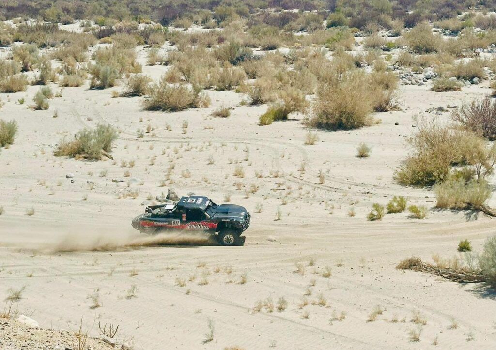 Con más de 220 equipos y una derrama económica clave, la histórica carrera Off-Road Norra Mexican 1000 pisa fuerte en su tramo final hacia Los Cabos.