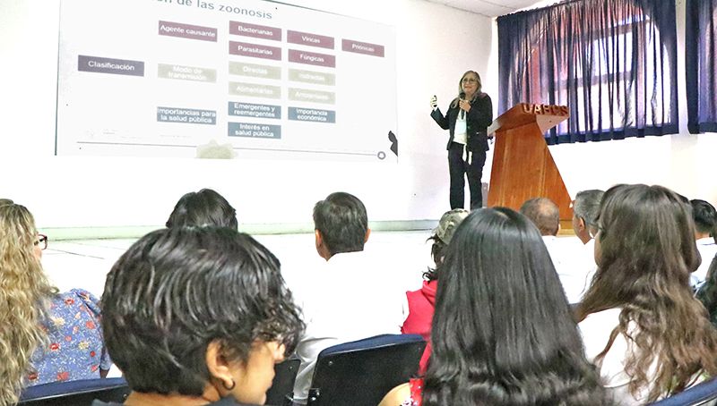 Con campañas de desparasitación animal, fumigación de viviendas y educación comunitaria, Salud Estatal logra frenar avance de Rickettsia
