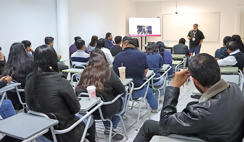 A través de conferencias en planteles educativos, se busca sensibilizar a jóvenes sobre el impacto de donar órganos y salvar vidas.