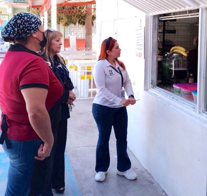 COEPRIS refuerza vigilancia en tiendas escolares para garantizar el cumplimiento de lineamientos sobre la venta de alimentos en planteles educativos.