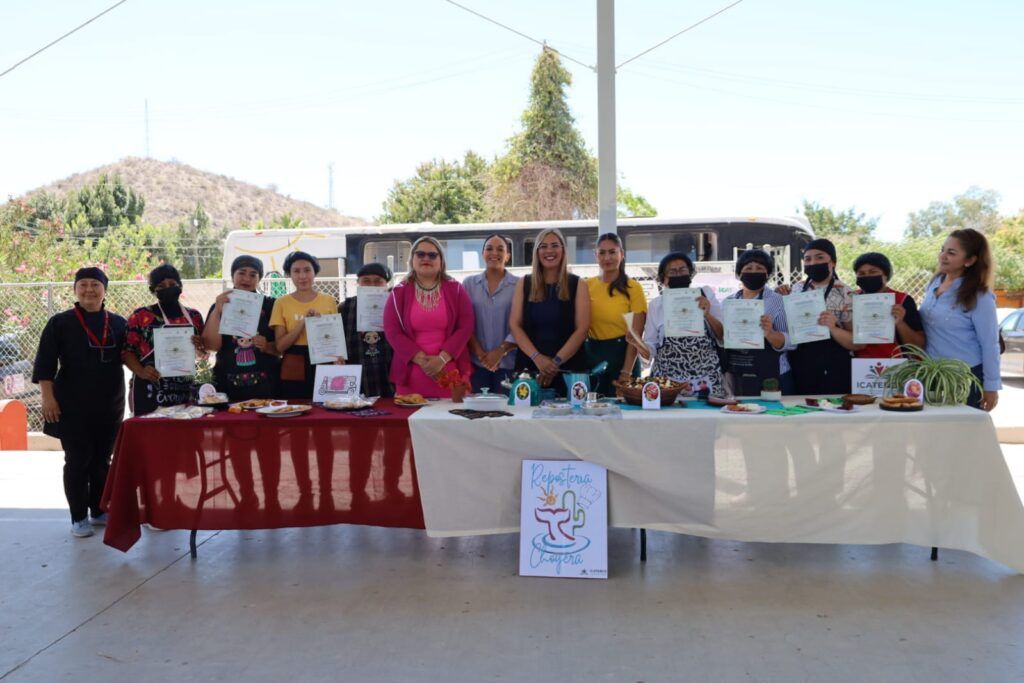 Participantes Del curso de Repostería Choyera aprenden a elaborar postres y bebidas con ingredientes endémicos