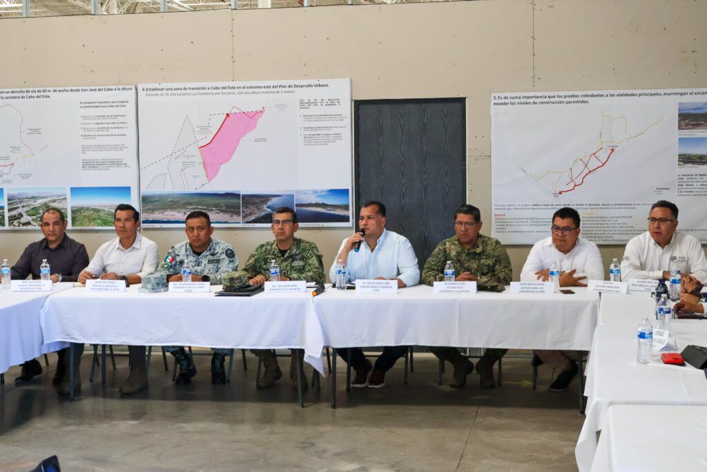 Autoridades estatales y federales se reúnen con cuerpos de seguridad privada para fortalecer la prevención y protección de Los Cabos.