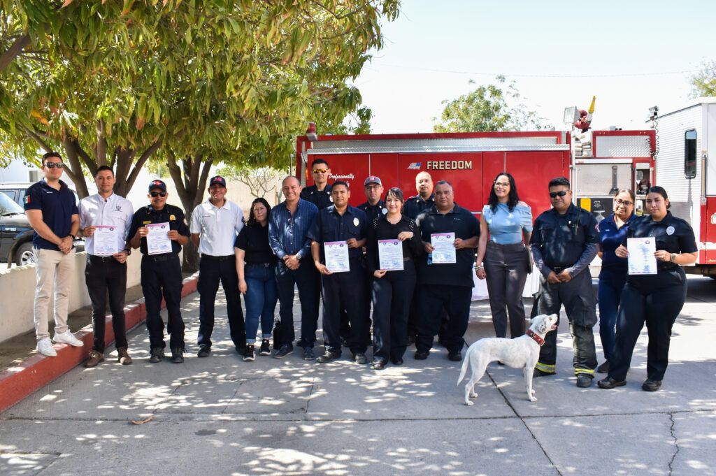 Entre los bomberos designados están Manuel Cadena en Todos Santos, Francisco Silva en Los Barriles y Desirée Muñoz en Prevención y Capacitación.