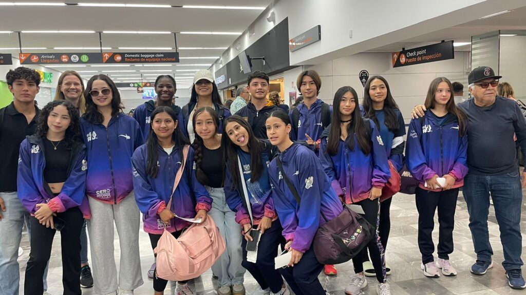 Más de 40 jóvenes de La Paz participan en atletismo y béisbol 5 en la fase macro regional de la Olimpiada Nacional.
