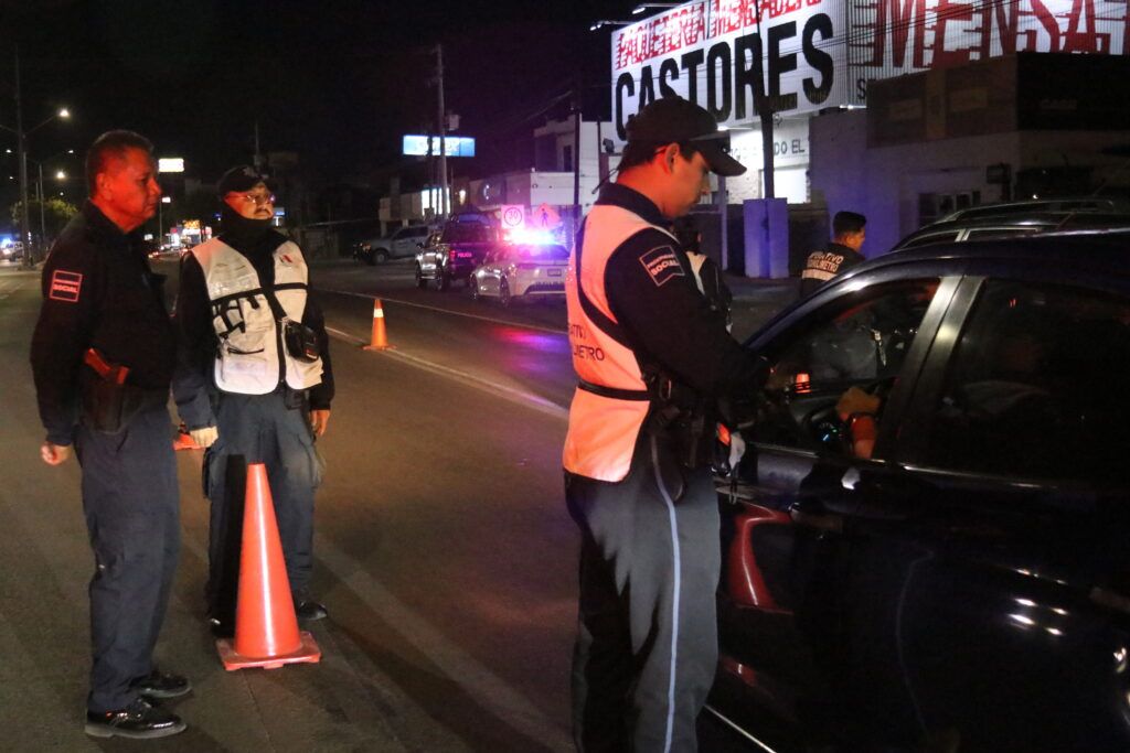 El filtro de seguridad se instaló durante el fin de semana en el bulevar Agustín Olachea; detectan 13 conductores este fin de semana