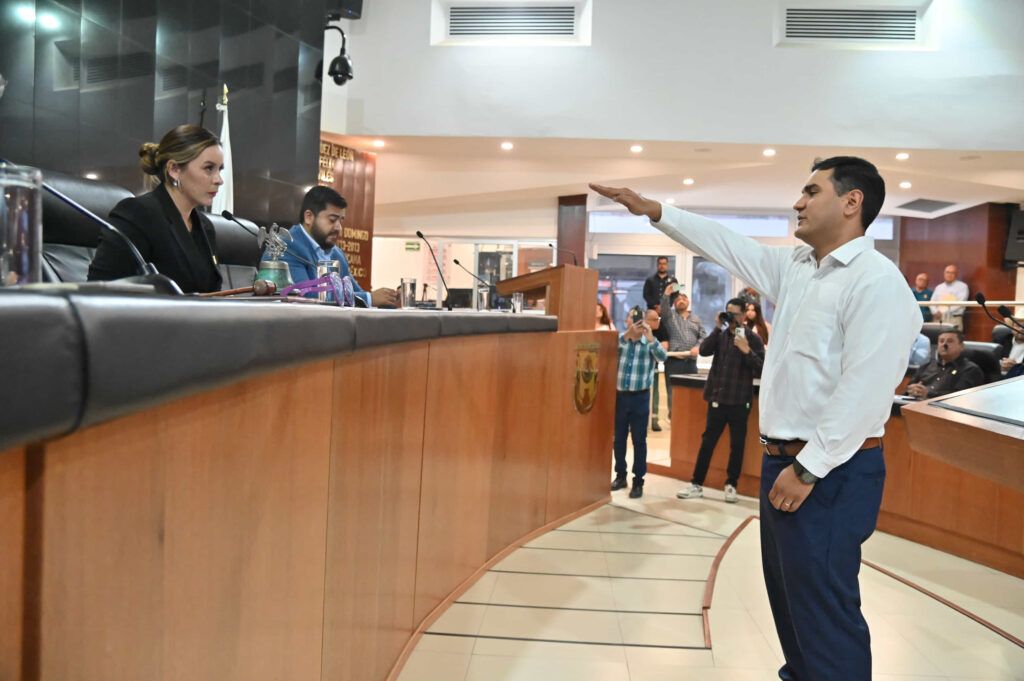 Con 17 votos a favor y uno en contra, el pleno eligió al ciudadano Michael Fernando Hernández Cervantes como nuevo Contralor del Poder Legislativo