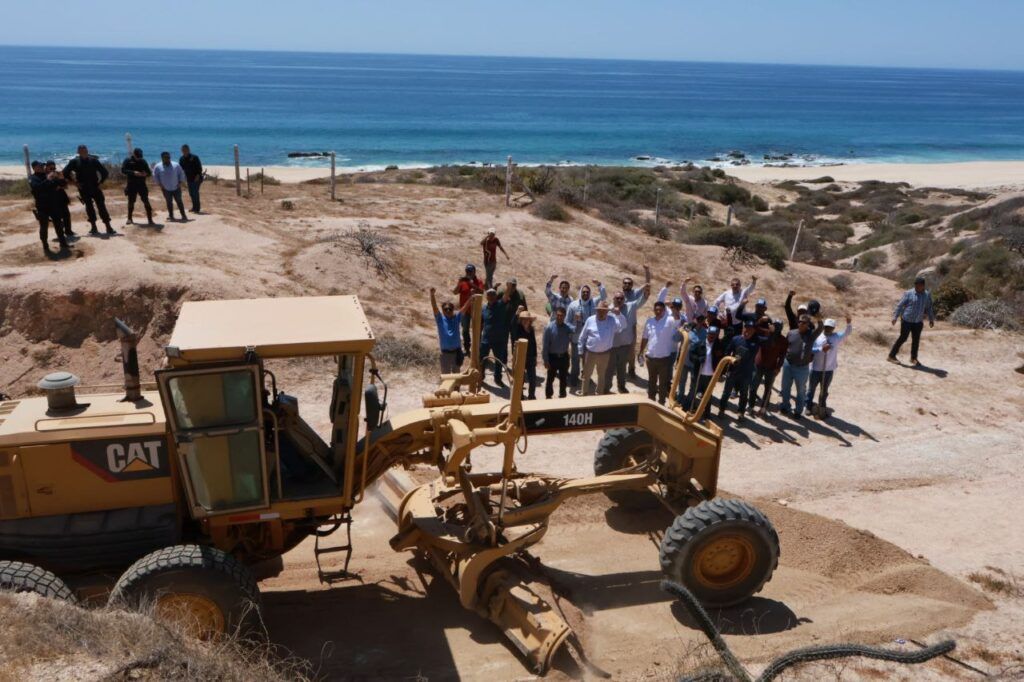 Aunque la ley garantiza el acceso libre, los intereses económicos y políticos siguen cercando la costa de Baja California Sur